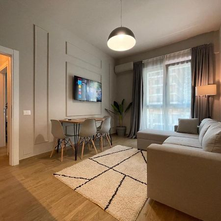 Square 21 Apartments Тирана Екстер'єр фото