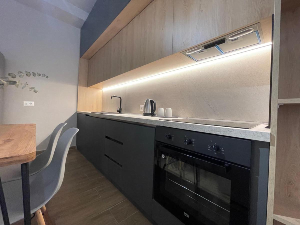 Square 21 Apartments Тирана Екстер'єр фото