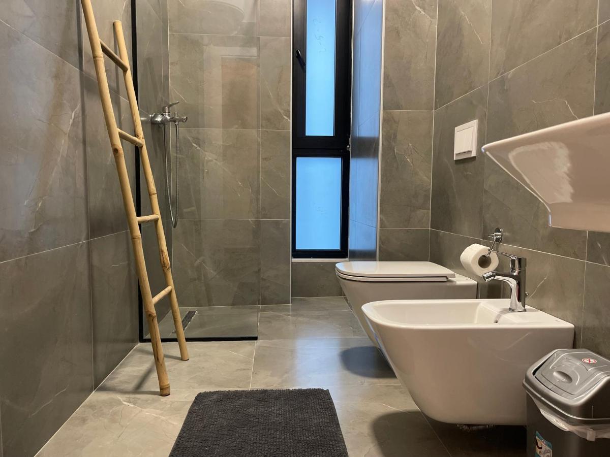 Square 21 Apartments Тирана Екстер'єр фото