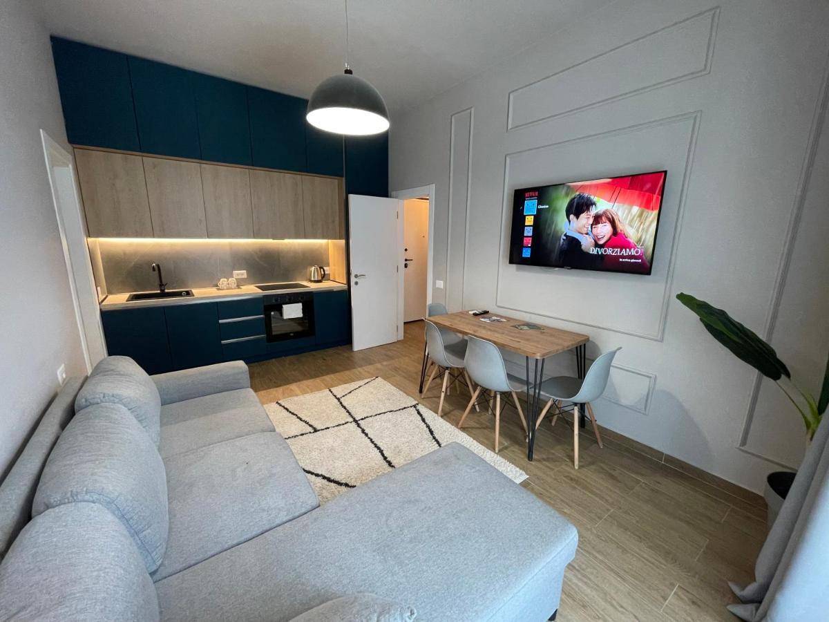 Square 21 Apartments Тирана Екстер'єр фото