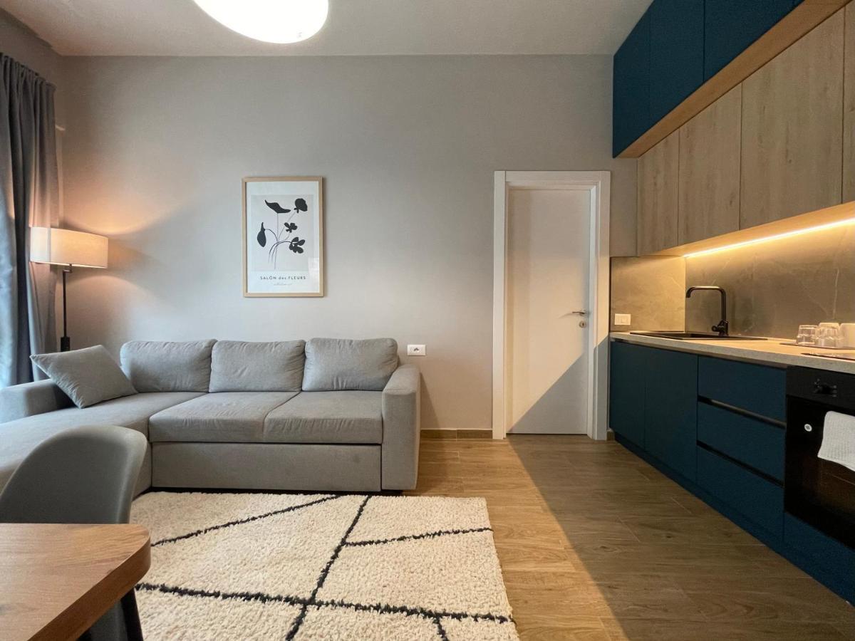 Square 21 Apartments Тирана Екстер'єр фото