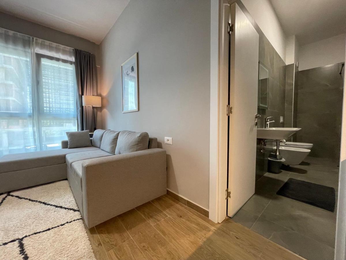 Square 21 Apartments Тирана Екстер'єр фото