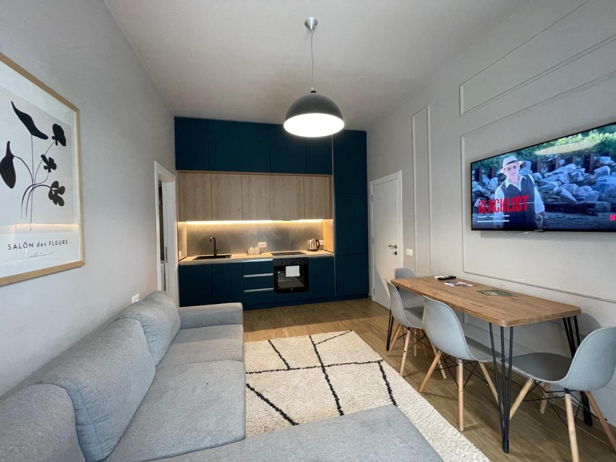 Square 21 Apartments Тирана Екстер'єр фото